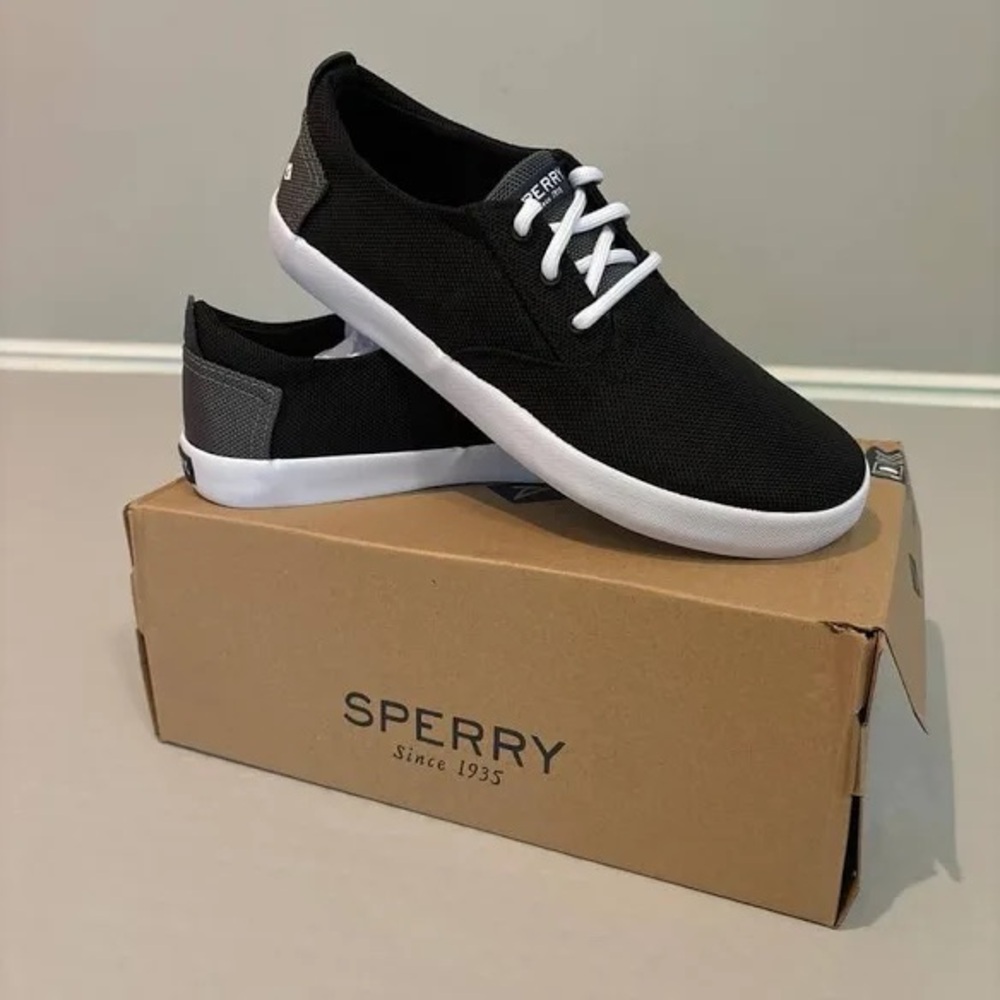 Sperry Unisex-Child Bodie Washable Jr. Sneaker. NWOT. Size 1.